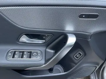 MERCEDES-BENZ CLA 220 d Coupe LED