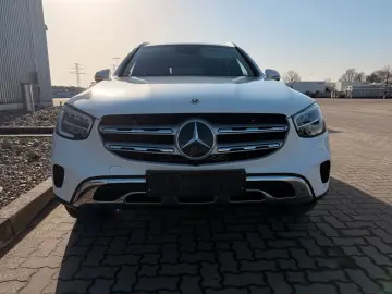 MERCEDES-BENZ GLC 300  e 4Matic Automatik Head Up 1.Hand