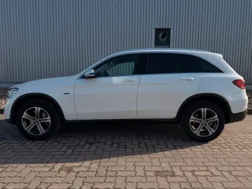 MERCEDES-BENZ GLC 300  e 4Matic Automatik Head Up 1.Hand