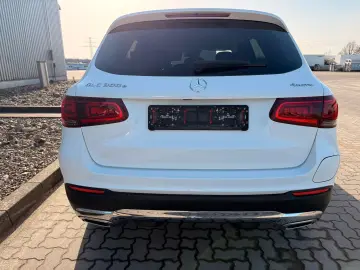 MERCEDES-BENZ GLC 300  e 4Matic Automatik Head Up 1.Hand