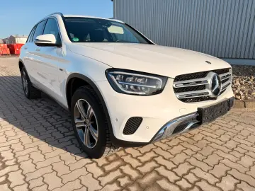 MERCEDES-BENZ GLC 300  e 4Matic Automatik Head Up 1.Hand