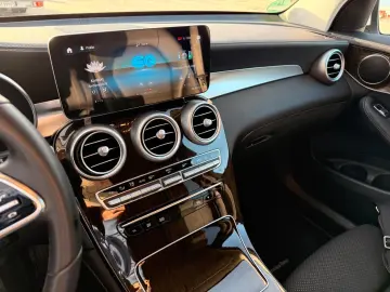 MERCEDES-BENZ GLC 300  e 4Matic Automatik Head Up 1.Hand