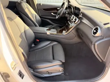 MERCEDES-BENZ GLC 300  e 4Matic Automatik Head Up 1.Hand
