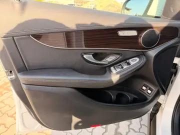 MERCEDES-BENZ GLC 300  e 4Matic Automatik Head Up 1.Hand