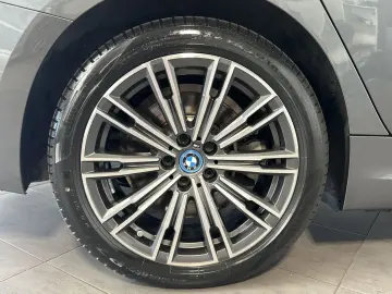 BMW 330e Limousine M-Sport NAV LED TEMPOMAT 18ZO PP