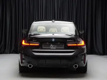BMW 330e xDrive M-Sport AdaptiveLED H&K Sensatec HUD