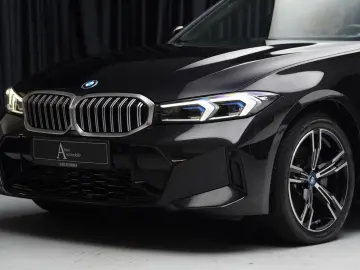 BMW 330e xDrive M-Sport AdaptiveLED H&K Sensatec HUD