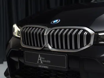 BMW 330e xDrive M-Sport AdaptiveLED H&K Sensatec HUD