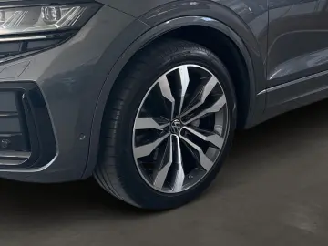 VW Touareg R-Line 3.0TDI  LUFT AHK NACHT HUD