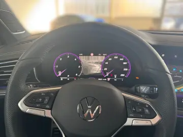 VW Touareg R-Line 3.0TDI  LUFT AHK NACHT HUD