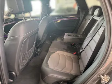 VW Touareg R-Line 3.0TDI  LUFT AHK NACHT HUD