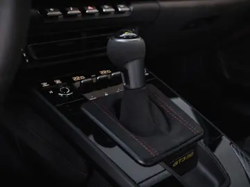 PORSCHE 992 911 GT3 RS-Weissach-Lift-90 Liter-FOLIERT