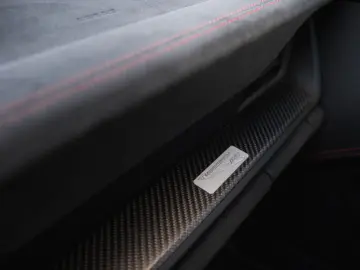 PORSCHE 992 911 GT3 RS-Weissach-Lift-90 Liter-FOLIERT