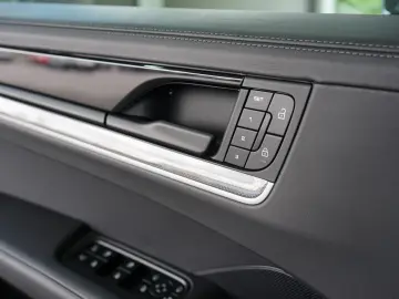 PORSCHE Cayenne Coupe E-Hybrid MY24 SportDesign MEGA !