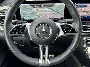 MERCEDES-BENZ V 300d Exclusive 4x4 lang AIRMATIC Pan…