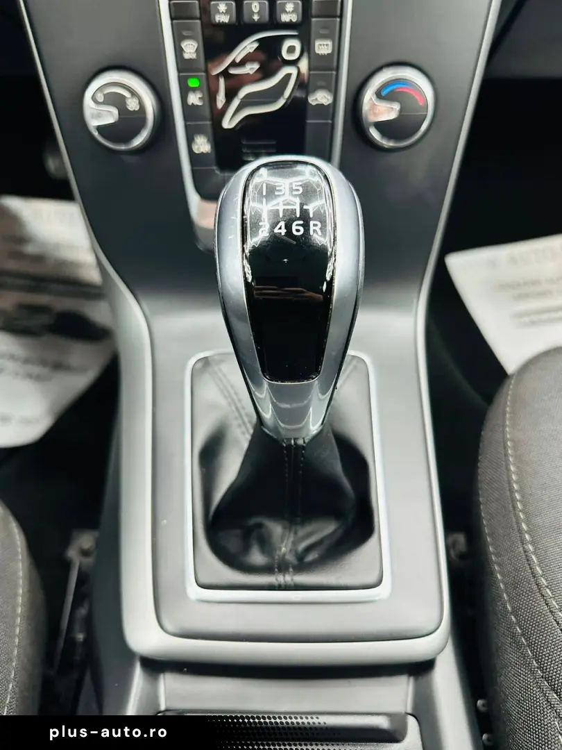 VOLVO V40 2018 2.0D E6 Garantie 12 Luni Rate Avans 0 Doar Cu