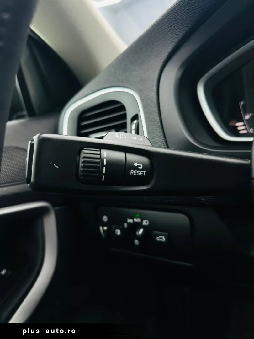 VOLVO V40 2018 2.0D E6 Garantie 12 Luni Rate Avans 0 Doar Cu