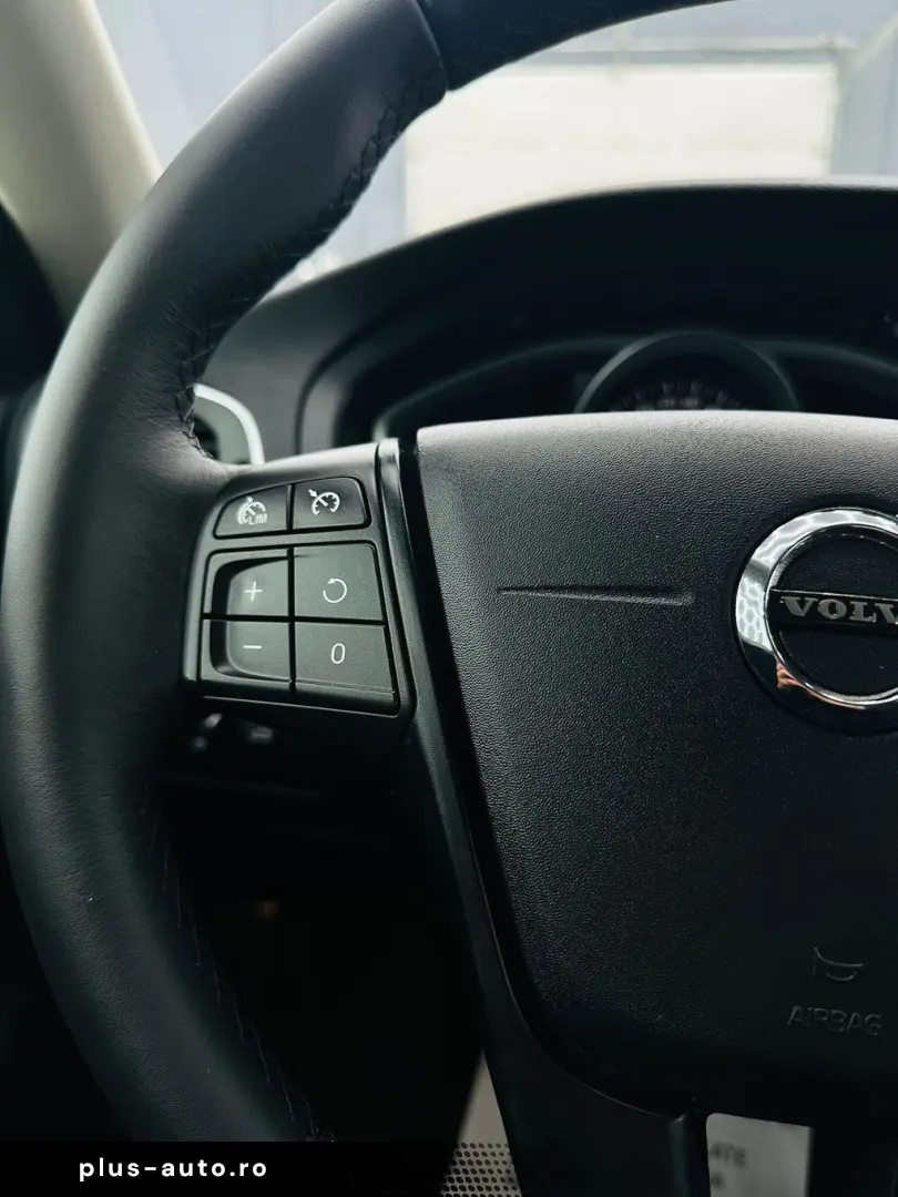VOLVO V40 2018 2.0D E6 Garantie 12 Luni Rate Avans 0 Doar Cu