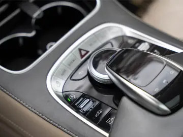 Mercedes-Benz S