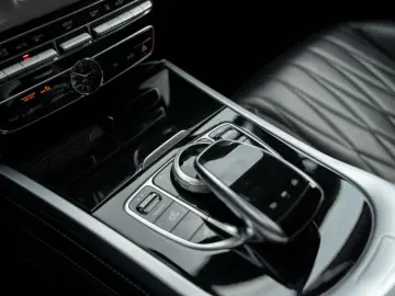Mercedes-Benz G