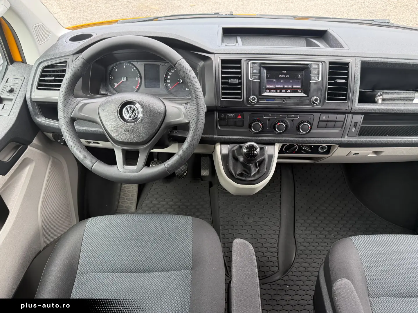 VW T6 - 8 locuri - 03 2019 - 2.0 diesel 150cp - Posib RATE