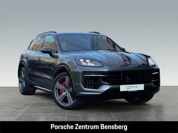 PORSCHE Cayenne GTS Pano Head-Up 22Zoll Nachtsicht