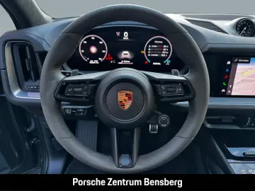 PORSCHE Cayenne GTS Pano Head-Up 22Zoll Nachtsicht