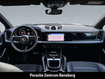 PORSCHE Cayenne GTS Pano Head-Up 22Zoll Nachtsicht