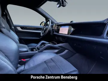 PORSCHE Cayenne GTS Pano Head-Up 22Zoll Nachtsicht
