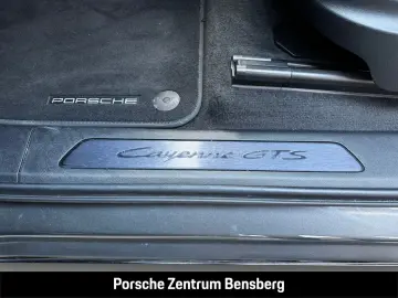 PORSCHE Cayenne GTS Pano Head-Up 22Zoll Nachtsicht