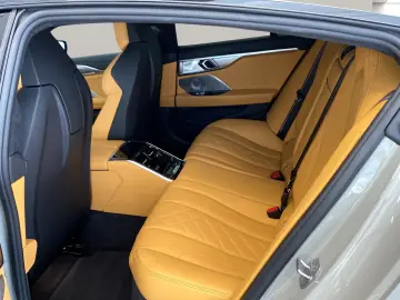 BMW M8 Gran Coupé Bowers & Wilkins