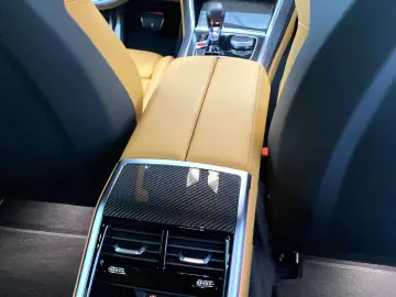 BMW M8 Gran Coupé Bowers & Wilkins