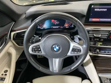 BMW 530d xDrive Limousine M Sport Standheizung AHK