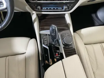 BMW 530d xDrive Limousine M Sport Standheizung AHK