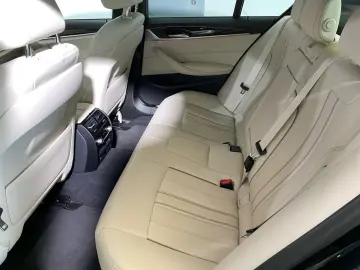 BMW 530d xDrive Limousine M Sport Standheizung AHK