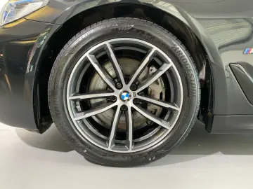 BMW 530d xDrive Limousine M Sport Standheizung AHK