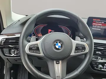 BMW 530d xDrive Limousine Standheizung Harman K LED
