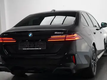 BMW 520d xDrive M Sport ICONIC 360 H&K HEADUP MEMORY