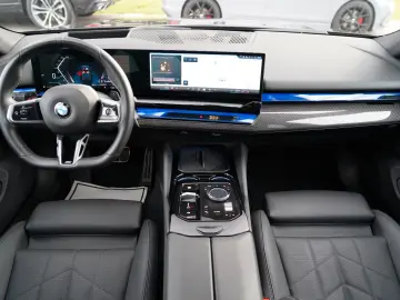 BMW 520d xDrive M Sport ICONIC 360 H&K HEADUP MEMORY