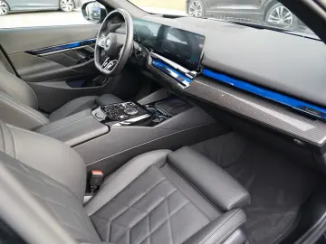 BMW 520d xDrive M Sport ICONIC 360 H&K HEADUP MEMORY