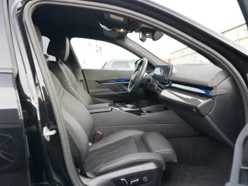 BMW 520d xDrive M Sport ICONIC 360 H&K HEADUP MEMORY