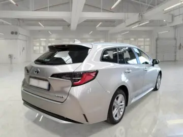 Toyota Corolla Touring Sport Bussines 1.8 hybrid
