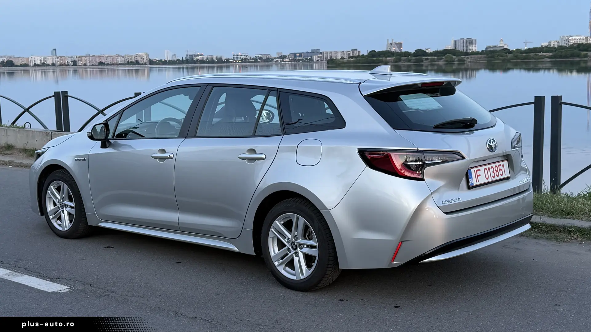 Toyota Corolla Touring Sport Bussines 1.8 hybrid
