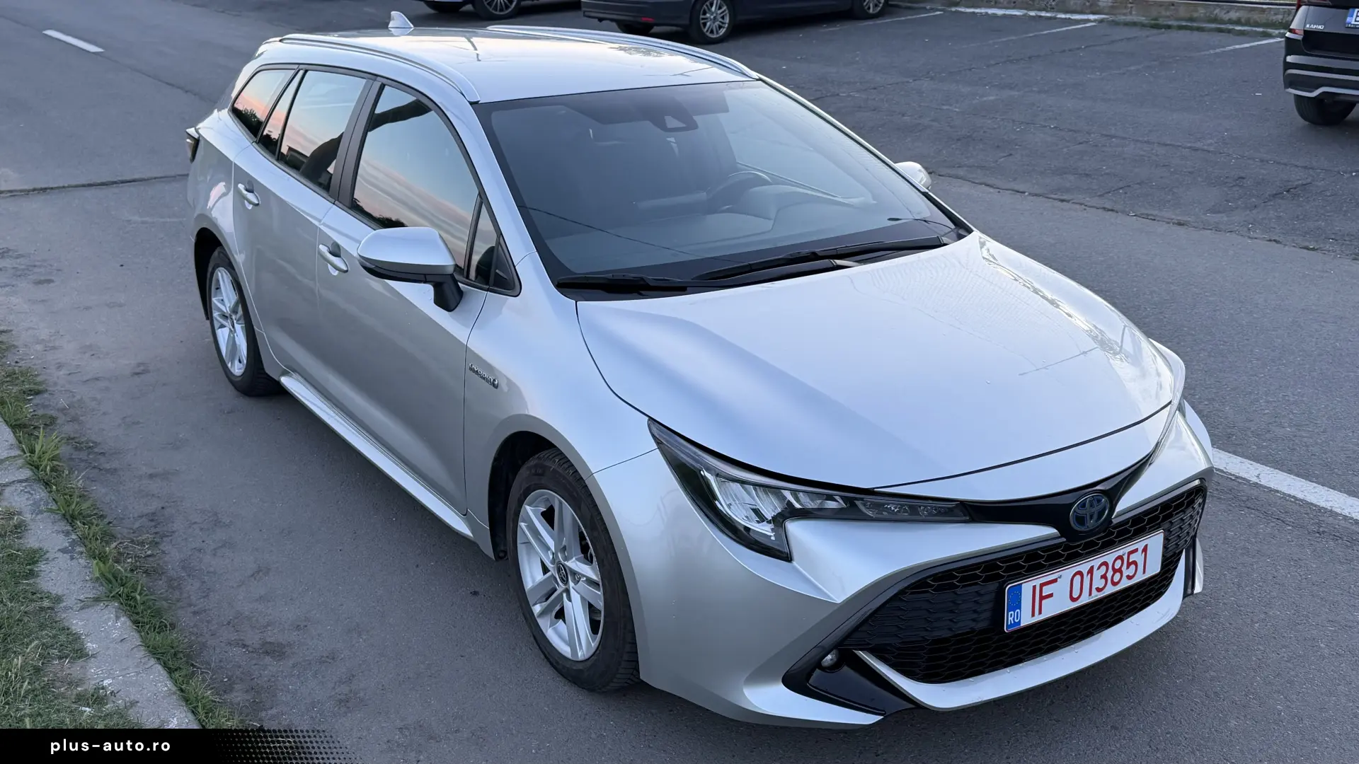 Toyota Corolla Touring Sport Bussines 1.8 hybrid