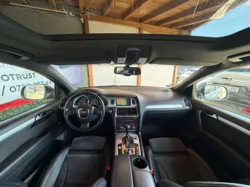 Audi Q7 3.0 TDI quattro 239 CP 7 Locuri Perne Alcantara Navi