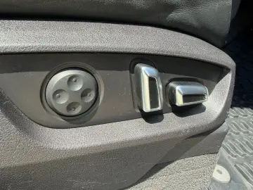 Audi Q7 3.0 TDI quattro 239 CP 7 Locuri Perne Alcantara Navi