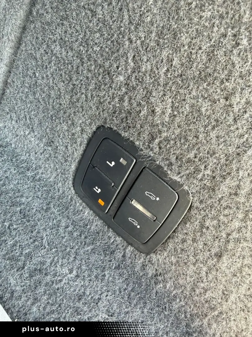 Audi Q7 3.0 TDI quattro 239 CP 7 Locuri Perne Alcantara Navi