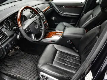 Mercedes-Benz R