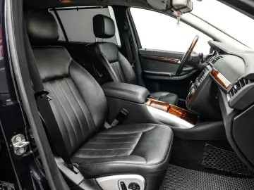 Mercedes-Benz R