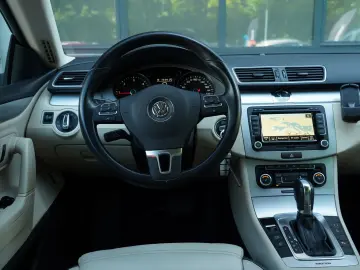 Volkswagen Passat-Cc